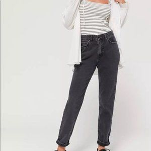 BDG High Waisted Mom Jeans LIKE NEW 29 Dark Gray